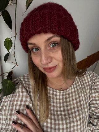 Jedna bordó pani, ideální k burgundi Taglince🤭🍇